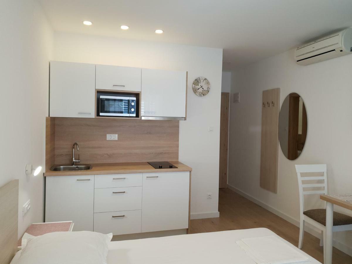 Guesthouse Dominović Brela Extérieur photo