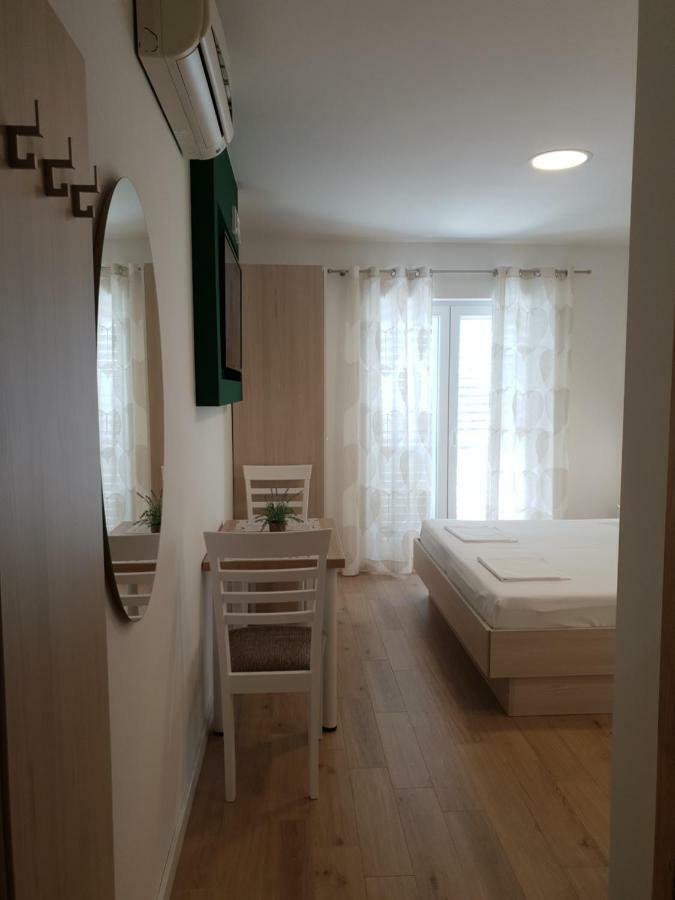 Guesthouse Dominović Brela Extérieur photo