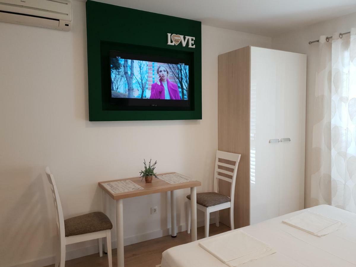 Guesthouse Dominović Brela Extérieur photo